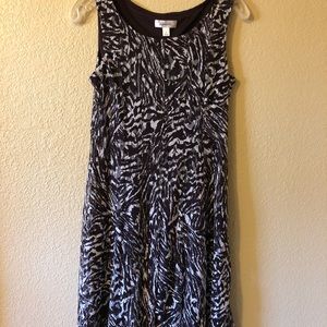 Women’s Black & White Dress Size 6